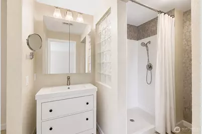 10840 NE 35th Place #2, Bellevue, WA 98004 - Photo 14