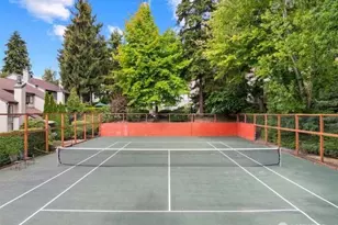 10840 NE 35th Pl, Bellevue, WA 98004 - Photo 34