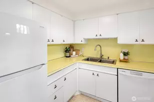 6257 28th Ave NE, Seattle, WA 98115 - Photo 4