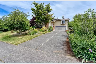 1008 W Toledo Street, Bellingham, WA 98229 - Photo 2