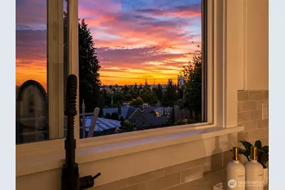 317 NE 58th Street, Seattle, WA 98105 - Photo 12