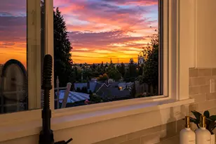317 NE 58th St, Seattle, WA 98105 - Photo 12