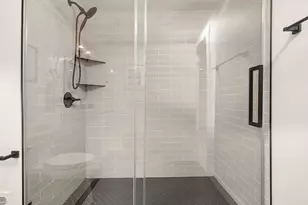 317 NE 58th St, Seattle, WA 98105 - Photo 20