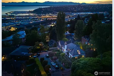 700 W Prospect Street, Seattle, WA 98119 - Photo 40