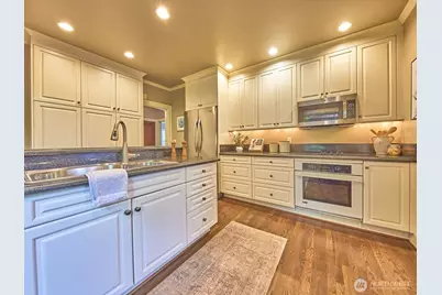 700 W Prospect Street, Seattle, WA 98119 - Photo 12