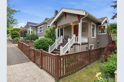 924 N 75th Street, Seattle, WA 98103 - Photo 2