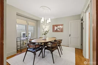 924 N 75th Street, Seattle, WA 98103 - Photo 10