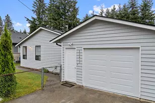 32417 2nd Ave, Black Diamond, WA 98010 - Photo 2