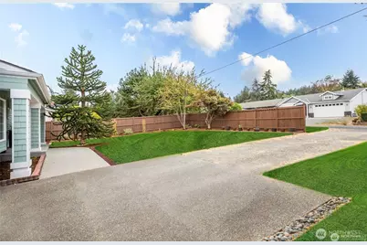 1517 SE Camano Drive, Camano Island, WA 98282 - Photo 2
