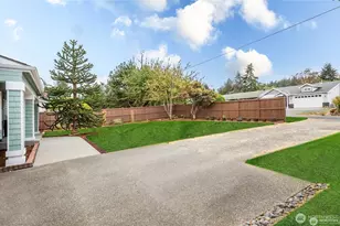 1517 SE Camano Dr, Camano Island, WA 98282 - Photo 2