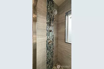 9025 38th Avenue S, Seattle, WA 98118 - Photo 16