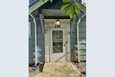 216 127th Street E, Tacoma, WA 98445 - Photo 2