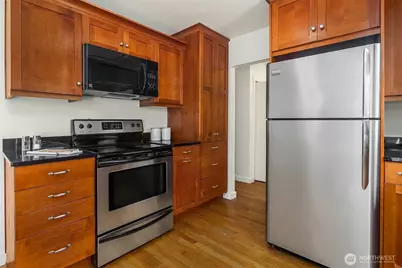 17 W Dravus Street, Seattle, WA 98119 - Photo 16