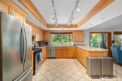 4823 W Tapps Dr E, Lake Tapps, WA 98391 - Photo 10