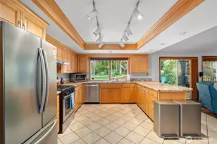 4823 W Tapps Dr E, Lake Tapps, WA 98391 - Photo 10