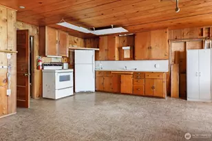 8339 Franklin Rd, Clinton, WA 98236 - Photo 16