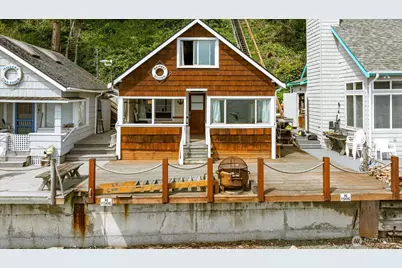 8339 Franklin Road, Clinton, WA 98236 - Photo 1