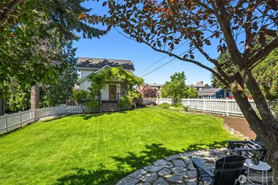 9757 2nd Avenue NW, Seattle, WA 98117 - Photo 4