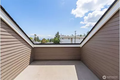 11732 Greenwood Avenue N, Seattle, WA 98133 - Photo 28