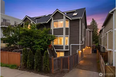 11732 Greenwood Avenue N, Seattle, WA 98133 - Photo 1