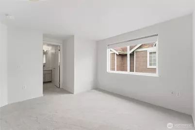 11732 Greenwood Avenue N, Seattle, WA 98133 - Photo 16