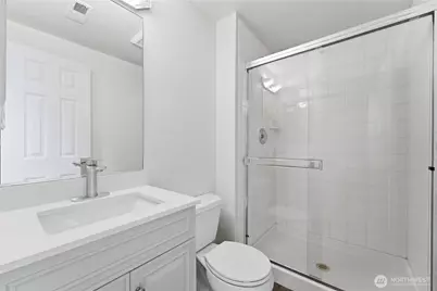 11732 Greenwood Avenue N, Seattle, WA 98133 - Photo 24