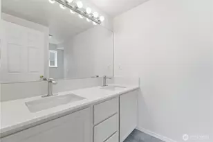 11732 Greenwood Ave N, Seattle, WA 98133 - Photo 20