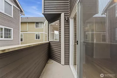 11732 Greenwood Avenue N, Seattle, WA 98133 - Photo 12