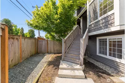 11732 Greenwood Avenue N, Seattle, WA 98133 - Photo 26