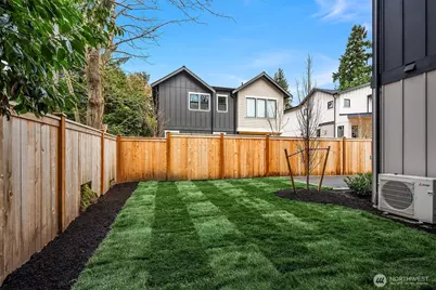 817 18th Avenue W, Kirkland, WA 98033 - Photo 20