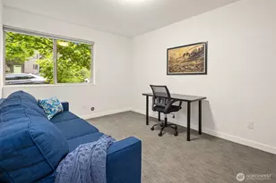 9230 Interlake Ave N, Seattle, WA 98103 - Photo 4