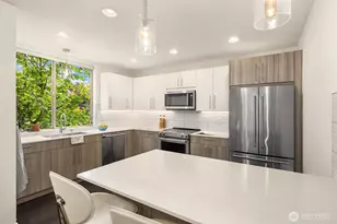 9230 Interlake Ave N, Seattle, WA 98103 - Photo 14