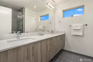 9230 Interlake Ave N, Seattle, WA 98103 - Photo 22