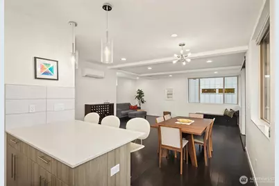 9230 Interlake Avenue N, Seattle, WA 98103 - Photo 16