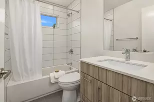 9230 Interlake Ave N, Seattle, WA 98103 - Photo 18