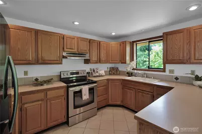 14006 SE 158th Street, Renton, WA 98058 - Photo 6