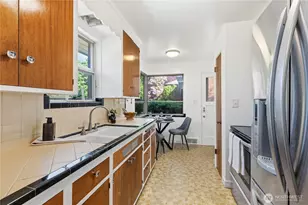 6542 43rd Ave NE, Seattle, WA 98115 - Photo 8