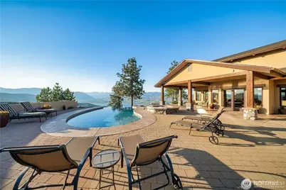 300 Hawks Ridge Road, Chelan, WA 98816 - Photo 2