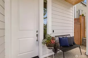 2729 S 124th Ln, Burien, WA 98168 - Photo 2