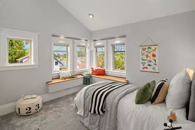 159 Blaine Street, Seattle, WA 98109 - Photo 20