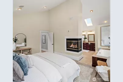 159 Blaine Street, Seattle, WA 98109 - Photo 24