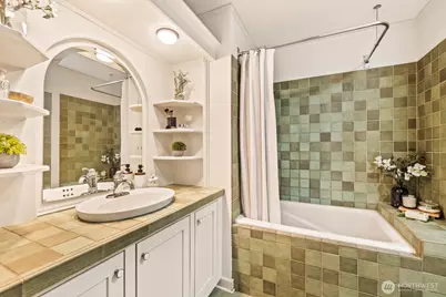 2350 10th Avenue E #227, Seattle, WA 98102 - Photo 18