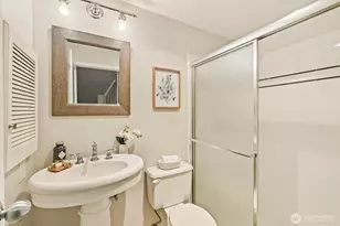 2350 10th Ave E, Seattle, WA 98102 - Photo 26