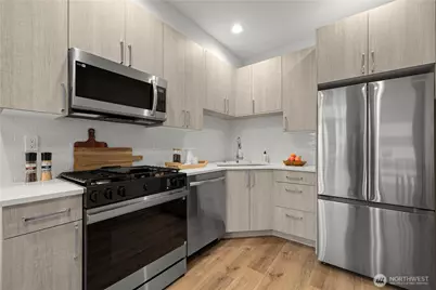 903 B NW 56th Street, Seattle, WA 98107 - Photo 8