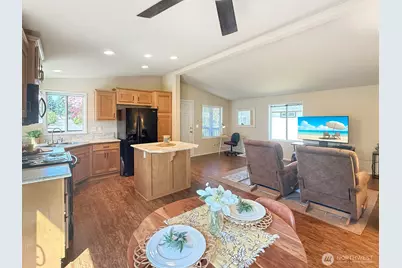 18425 NE 95th Street #34, Redmond, WA 98052 - Photo 6