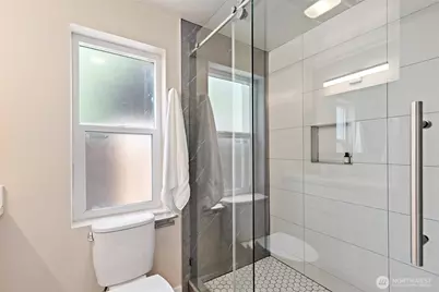 14338 Ashworth Avenue N #B, Seattle, WA 98133 - Photo 14