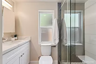 14338 Ashworth Ave N, Seattle, WA 98133 - Photo 16