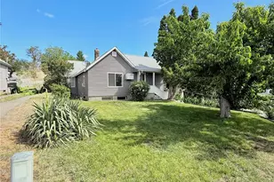 213 Bartlett Ave E, Omak, WA 98841 - Photo 2