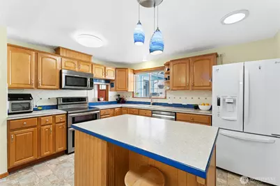 18204 59th Place W, Lynnwood, WA 98037 - Photo 6