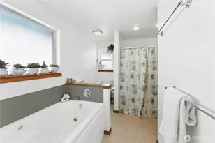 18204 59th Pl W, Lynnwood, WA 98037 - Photo 16